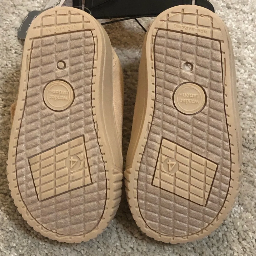 NWT Wonder Nation Tan Bear Velcro Tennis Athletic Slip on Shoes Sz 4 Toddler